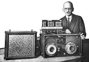 fritz_pfleumer_with_tape_recorder