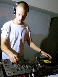 dj_skywalker.jpg